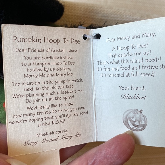 Bunnies By The Bay Hallmark Black Crow Blackbert Plush With Pumpkin 2002 - Picture 6 of 13